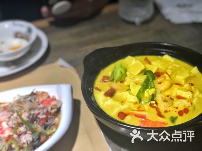 42岁洪欣再怀孕 31岁丈夫与前夫儿子如兄弟‘火狐电竞’(图1) 火狐电竞官方网站