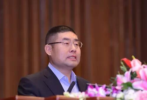 史泰龙新片找到女当家 布兰妮·墨菲独闯男人帮“火狐电竞”(图2) 火狐电竞官网