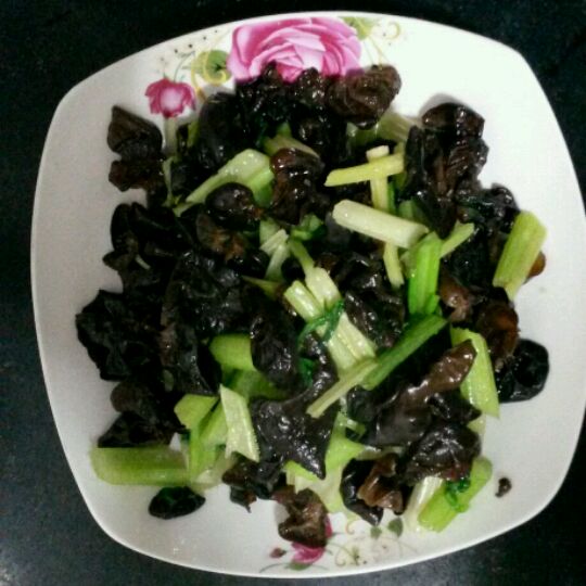 ‘火狐电竞官网’朱英勋公开与SUHO合照 两人变身微笑天使(图2) 火狐电竞